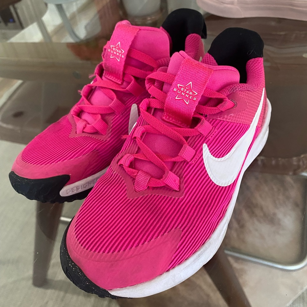 Nike Star Runner Girls shoe 13.5